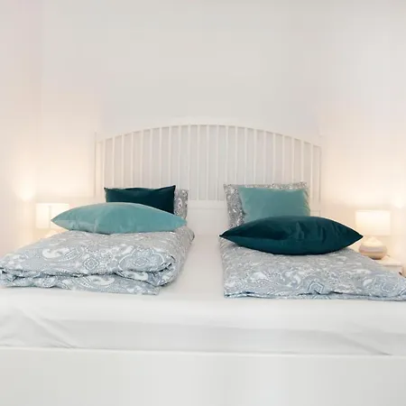 Christine-2 Bedrooms In The Downtown *