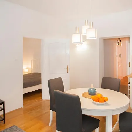 Apartment Christine-2 Bedrooms In The Downtown *