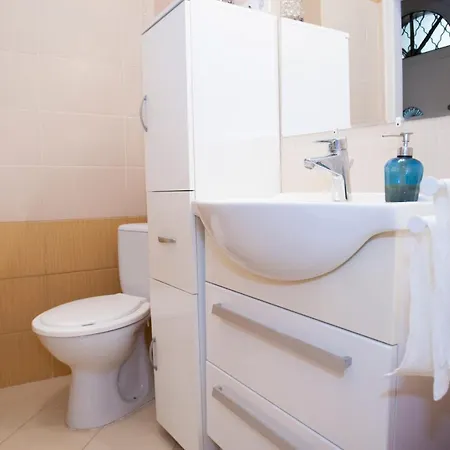 Christine-2 Bedrooms In The Downtown Budapest
